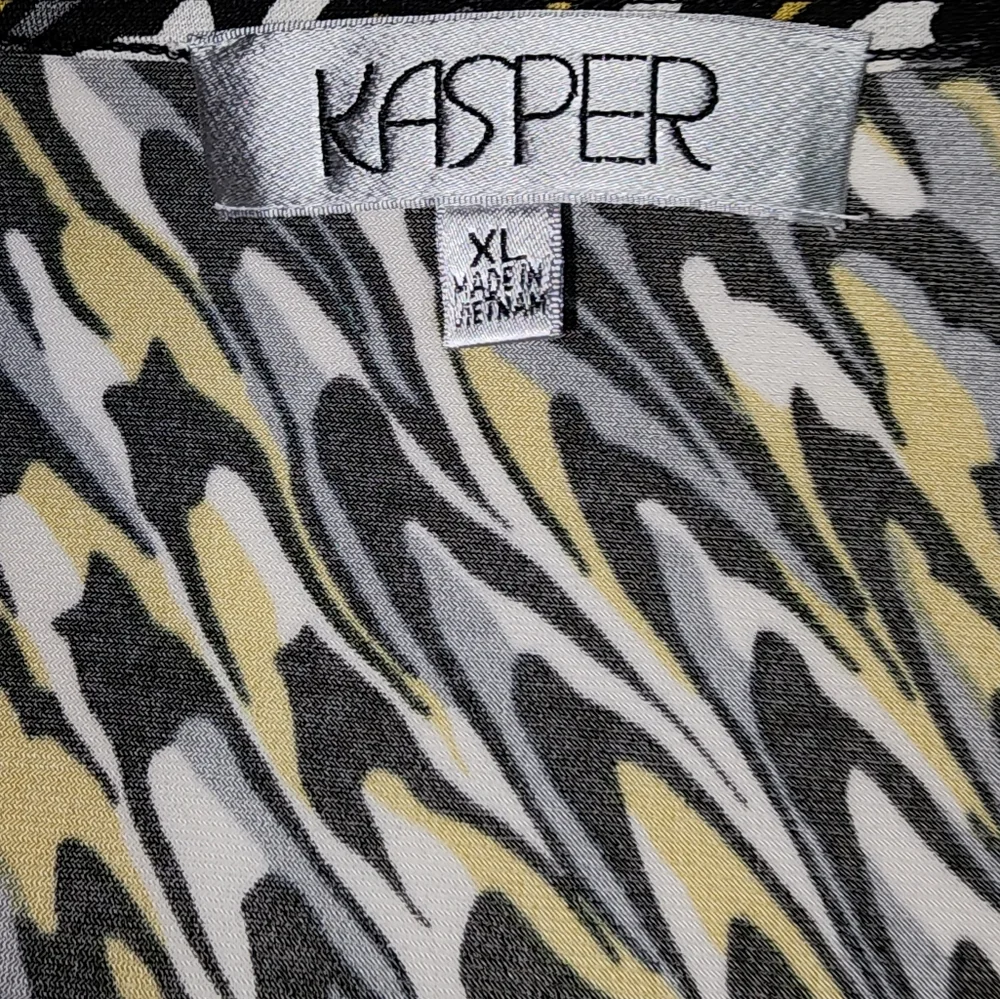NWT - Kasper Women's Sleeveless Top - Yellow, Gray, White, and Black - Picture 2 of 3